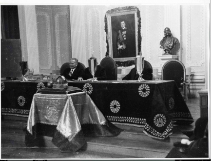 Szent-Gyorgyi_rektor_diszteremben Szent-Gyorgyi_rektor_diszteremben